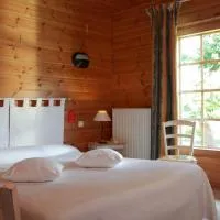Logis - Hôtel & restaurant Les Trois Fontaines, hotel sa Marconne