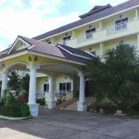 Monrawee Pavilion Resort, hotel di Phitsanulok
