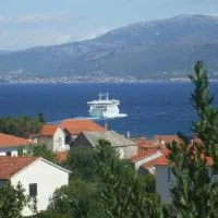 Apartments Marina: Supetar şehrinde bir otel