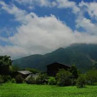 Walk Cloud Bed and Breakfast, hotel di Meishan