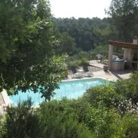 Les Hauts des Materonnes: Tourves şehrinde bir otel