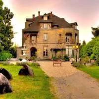 Chambres d'Hôtes-Château Constant: Bessines-sur-Gartempe şehrinde bir otel
