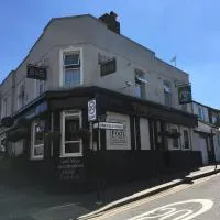 The Bridge Inn, hotel a Isleworth