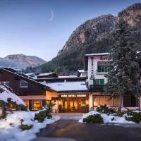 Hotel Regina Delle Dolomiti, hotel em Panchia