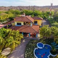 Solyar Luxury Spanish Beachfront Home, hotel en Pochomil