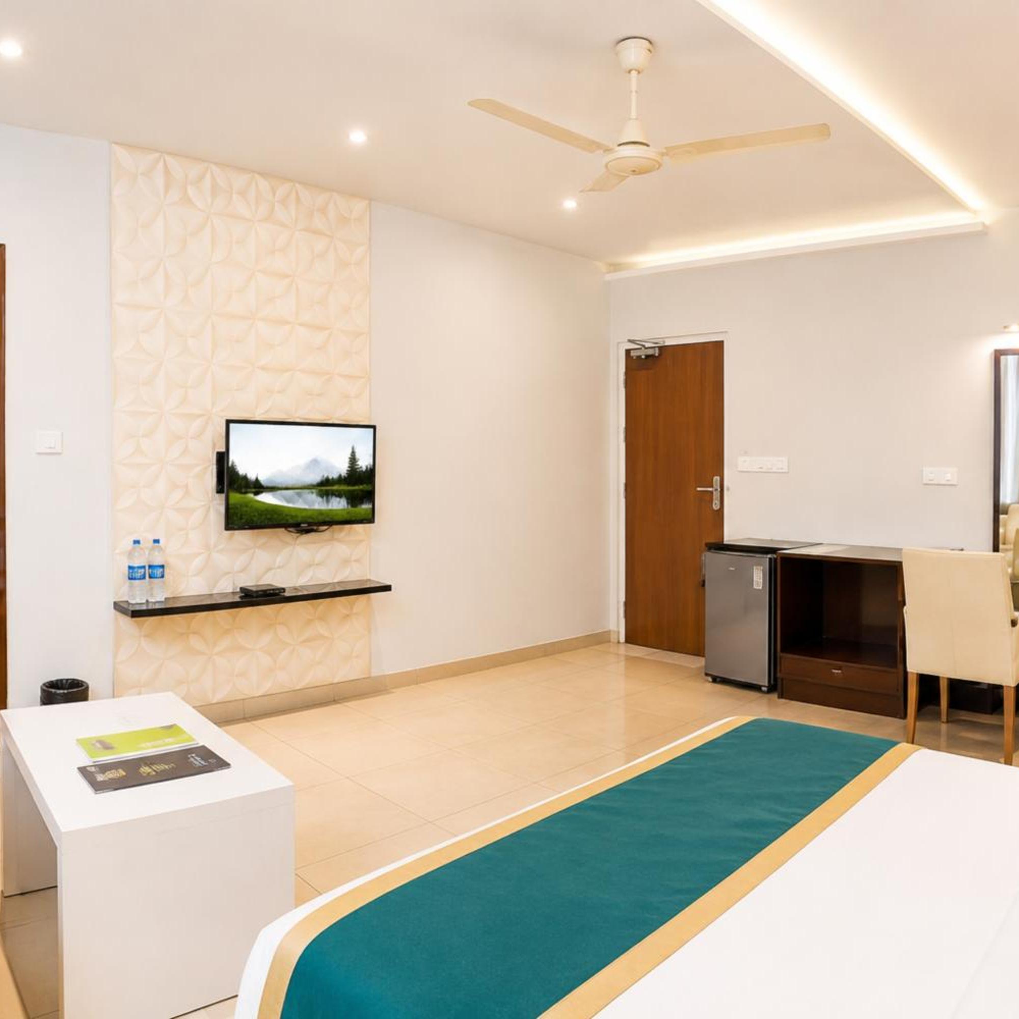 Deluxe Room thumbnail 2
