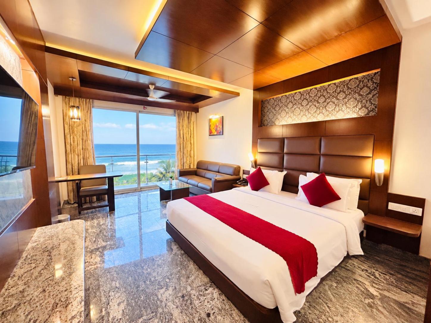 Deluxe Room thumbnail 2