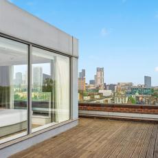 Roomzzz London Stratford