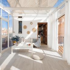 C44 Cute Penthouse City Center