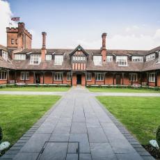 The Pillar Hotel