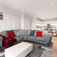 London - A Beautiful Modern Two Bedroom Apartment