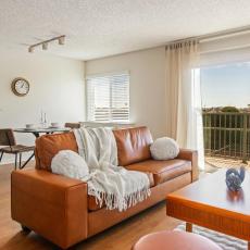 Spacious Oasis King Bed FREE Parking Sunset views