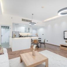 StayShort - Relaxing JBR Apartment with Pool & Balcony for 4