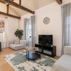 Baker St one bed flat