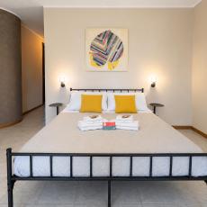 Loft luminoso con posto auto privato, 4 posti letto - Metro Lodi a 5 minuti