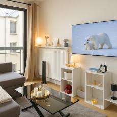 Bright 35 m Apartment with Private Terrace near Metro Lines 6, 8 & 10