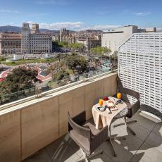Olivia Plaza Hotel