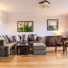 Riverside Apartment plus Parking