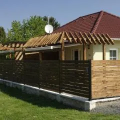 Mesteri Apartman 1A-B
