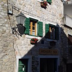 Apartments MIME - Small House