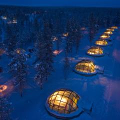 칵슬라우타넨 리조트 - 이글루와 샬레(Kakslauttanen Arctic Resort - Igloos and Chalets)