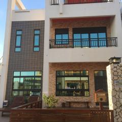 Here B&B