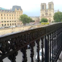 Two Bedroom Luxury Apartment - Balcony with View of Notre Dame