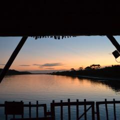 Maggie May House Boat - Colchester - 5km from Elephant Park