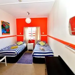 Ducks & Drakes Boutique Motel & Backpackers