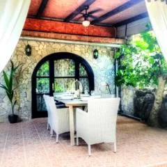 Holiday House Little Precious by El-Pi Tours