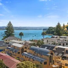 Ocean View Beach Escape - Top Floor Apartment, Mt Maunganui Base