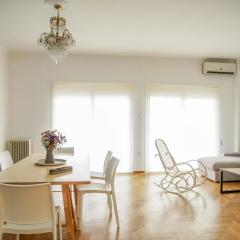 Athenian Blue - Family Apt 5' Minutes from Acropolis Museum