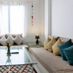 Four Red Doors Apartments