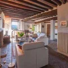 Town House with Garden and Piano