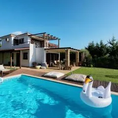 Elani Villa Dieci by Luxlikehome