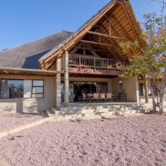 Zebula Golf Estate and Spa - Jackals Call 8 pax Moi Signature Luxury villa