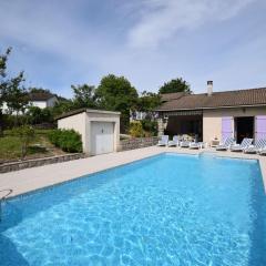 Detached villa in a small villa estate with private swimming pool