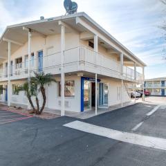 Motel 6-Phoenix, AZ - East