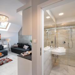 Elegant City Center Apartment