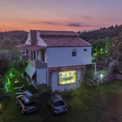 Pagona House