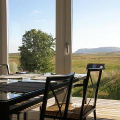 Cozy Cottage Near Geysir