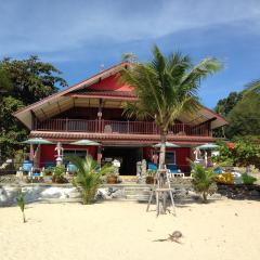 ซี บรีส เฮาส์, หาดในเพลา