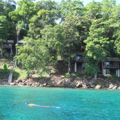 Treetop Guesthouse and Bungalows