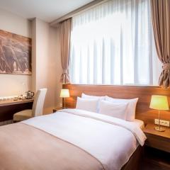 Veneti Suites