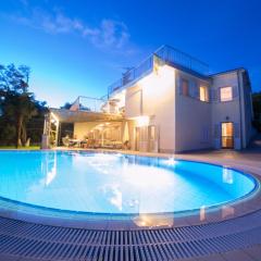Paradise with Sea View Apartment