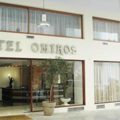 オミロス ホテル（Omiros Hotel）