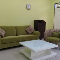 Mirza Homestay Marang