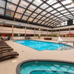 Holiday Inn Brookfield - Milwaukee, an IHG Hotel