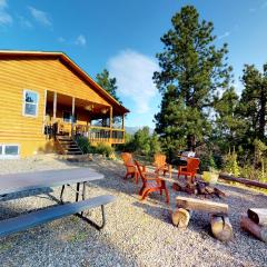 Long View Cabin, Breakfast Deck overlooking the Canyon!