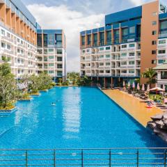 Laguna Beach Resort 2 by Pattaya Sunny Rentals